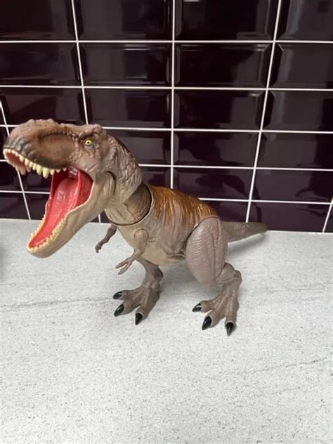 Jurassic World Dino Rival Large T Rex Bite N Fight 16 Length Figure