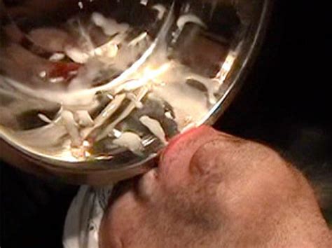 los jóvenes sometidos a BDSM Hardcore por daddy video porno gay en Darkcruising