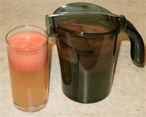 Обзор центробежной соковыжималки Redmond RJ-M911