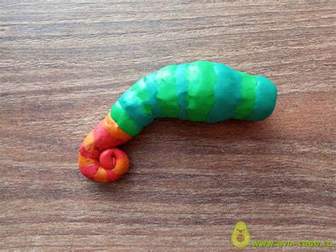 Хамелеон из пластилина - пошаговый мастер-класс с фото