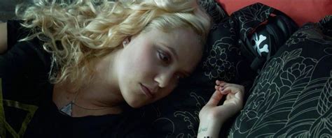 Maika Monroe Sexy Nude Collection Photos Video Updated