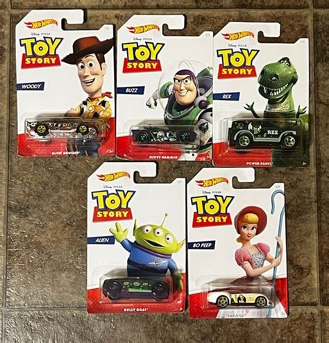 Hot Wheels Disney Pixar Toy Story Set Of Buzz Lightyear Woody Alien