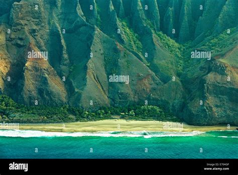 Kalalau Beach Na Pali Coast Kauai Hawaii Usa Stock Photo Alamy