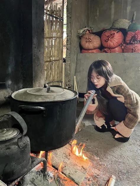 Sau G N N M R Tin L Clip N Ng Ph T Hot Tiktoker G M Kami Gi Ra Sao