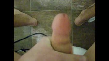 masturbándose mi enorme polla XVIDEOS