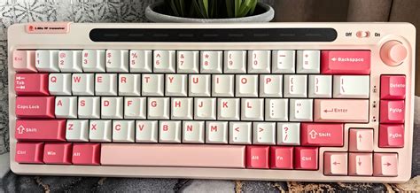 Обзор игровой клавиатуры Epomaker RT65 – Мини-джойстик, дисплей и ...