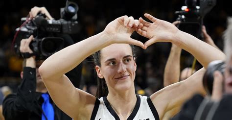 A Look At Draftkings Caitlin Clark Scoring Futures