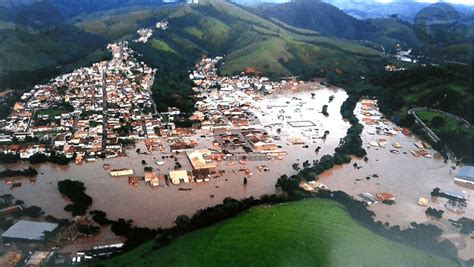 São Luiz do Paraitinga adia carnaval após chuvas desalojarem 700