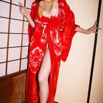 Mai Hagiwara Babe Page Watch This Centerfold On FreeOnes