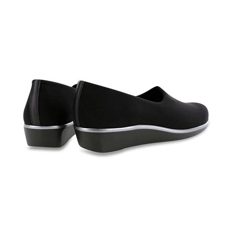 Sas Shoes On