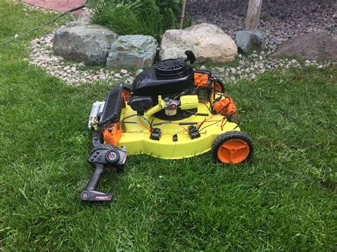 Гараж для робота газонокосилки своими руками - Фото подборки