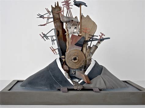 serbi tentang seni patung written