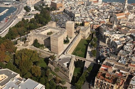 Castello Normanno Svevo Di Bari Il Simbolo Della Citt Puglia