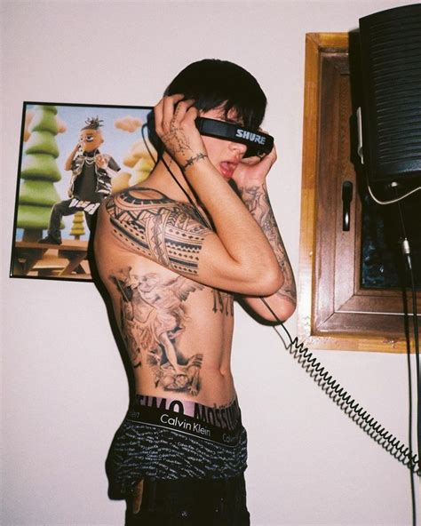 max valenzuela 2022 tatuajes Fotografía de adolescente Fotos