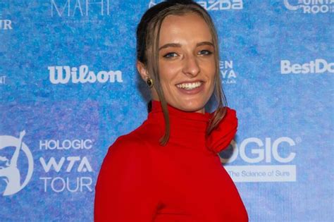 50 Iga Swiatek Hot And Sexy Bikini Pictures Livinlavidalowcarb