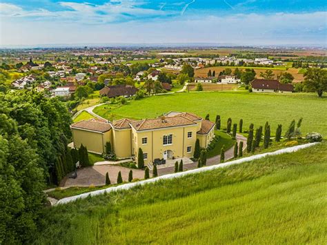 Repr Sentative Villa Mit Panoramablick In Bestlage Leonding