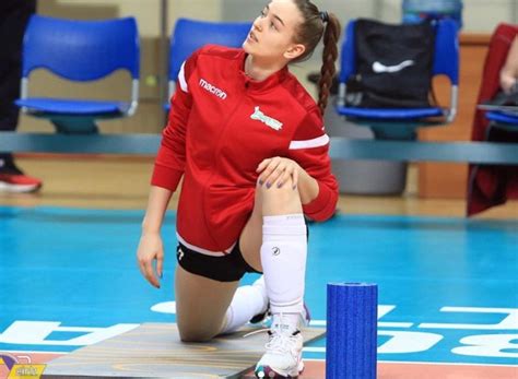 Hot girl bóng chuyền Nga được trao giải Hoa khôi VTV Cup Bích Tuyền được vinh danh