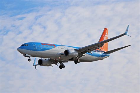gwvb sunwing boeing   aka tui airways  tawb