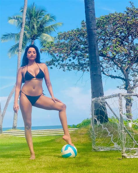 Instagram Pooja Bhalekar Nude Photo 6