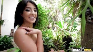 Latina Misty Quinn Shows Off Her Big Butt Outdoors Porn Movies 3Movs