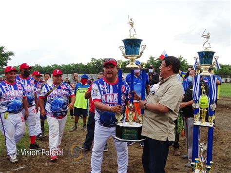 Novatos de Policía se corona campeón en torneo de softbol Policía