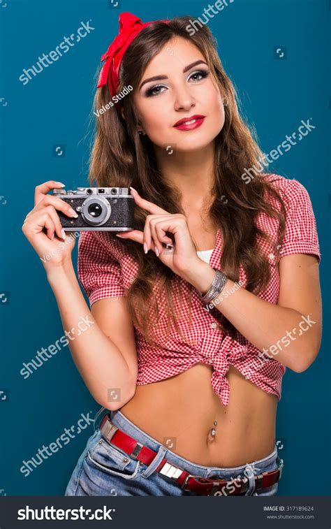 Pretty Brunette Girl Piercing Navel Wearing Stock Photo Shutterstock
