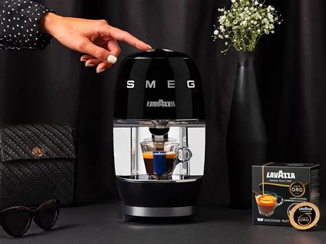 Lavazza Smeg Pod Coffee Maker is a Sensuous Kitchen Appliance