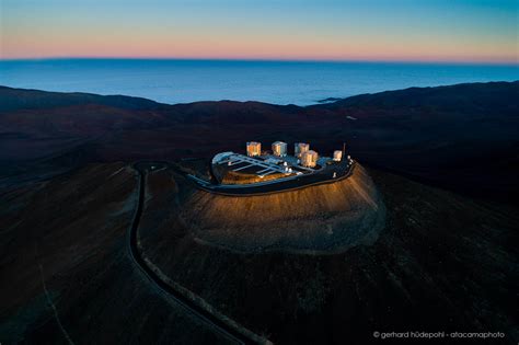 astronomical observatory cerro paranal atacamaphoto