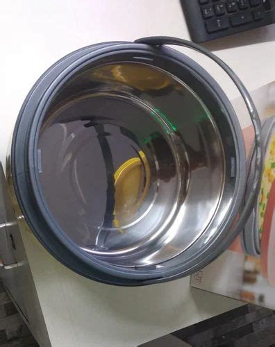 Fancy Casserole With Handle Plastic Dzire Insulated Hot Pot For Home Size 2000ML At Rs 145