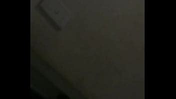 Quay lén anh trai tắm XVIDEOS