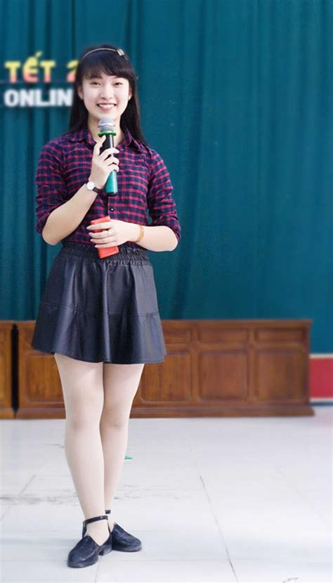 Gặp gỡ hot girl xứ Nghệ bắn liên thanh 7 thứ tiếng