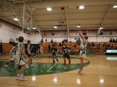 Freshman boys basketball fights close battle against San Marin – The Pitch