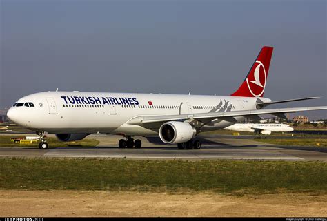 Tc Joc Airbus A Turkish Airlines M R Sadikoglu Jetphotos