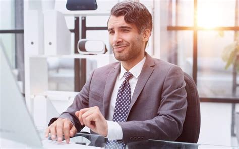Premium Photo Learning The Ropes Of His Industry Through Firsthand