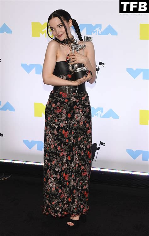 Dove Cameron Flaunts Her Sexy Tits At The Mtv Vmas In Newark Photos Pinayflixx Mega