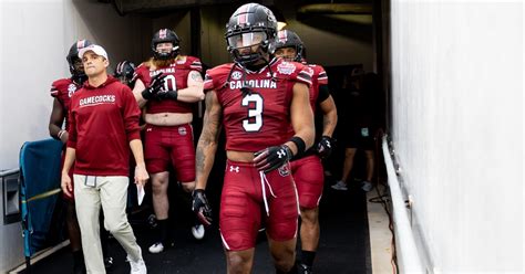 South Carolina Wideout Juice Wells Carted To Locker Room In 1st Quarter