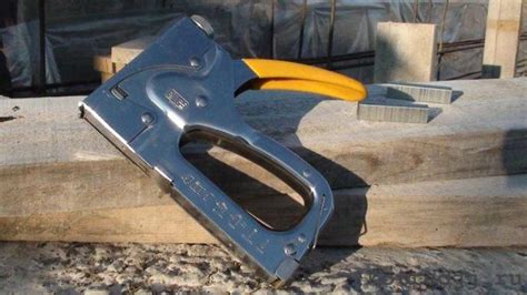 Строительный степлер: виды, выбор, работа, фото, видео