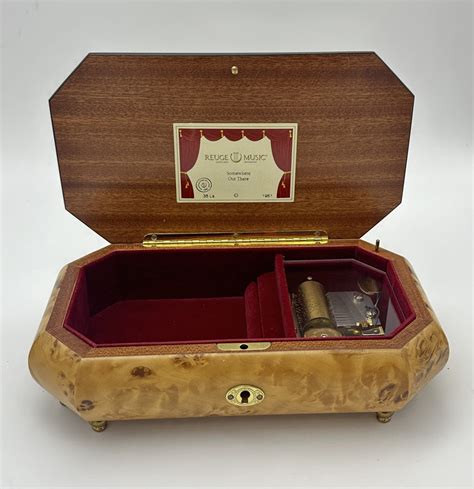 #105 Music Box – TheMusicBoxShop