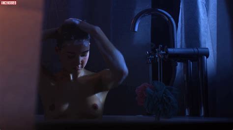 Naked Vanda Chaloupkov In Haunted