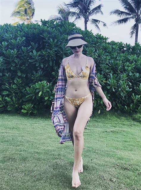 N Ca S C H Anh Tu N C Ng Chi U M I L N Di N Bikini L Ch N Ng M Ng X H I