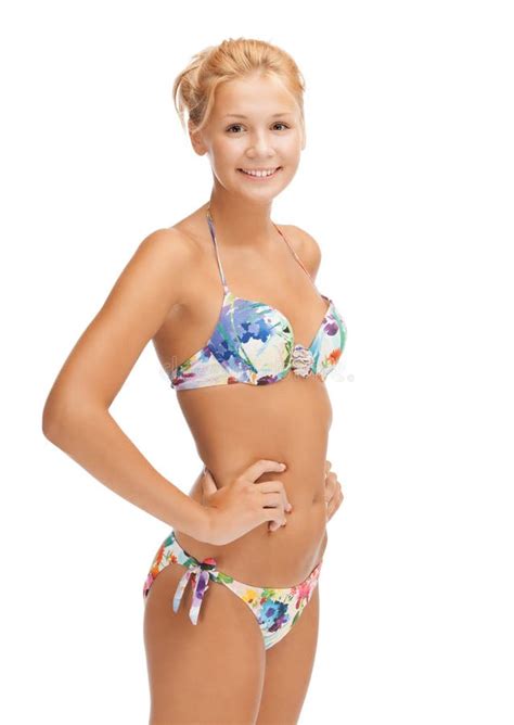 Mooie Vrouw In Bikini Stock Afbeelding Image Of Charmant
