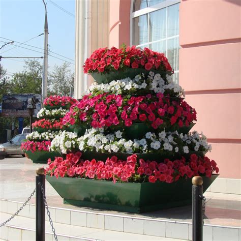 Вертикальные клумбы: как сделать и организовать своими руками из ...