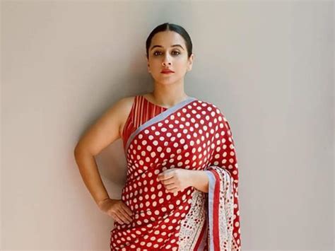 Vidya Balan Looks Amazing In Polka Dot Red Saree Fashion Industry