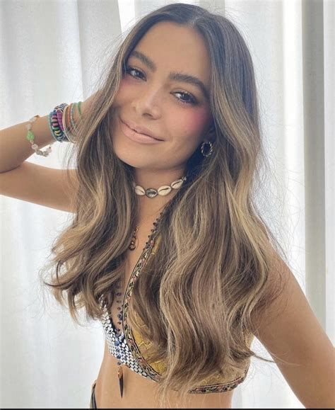 Miranda Cosgrove Looks Hot In This Photo Scrolller