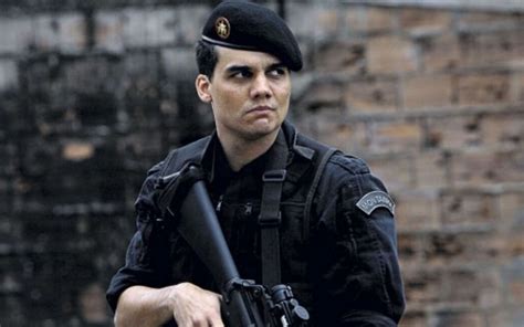 tropa de elite vira sucesso na netflix  anos apos estreia  cinema