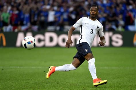 Patrice Evra ancien capitaine de l équipe de France de football