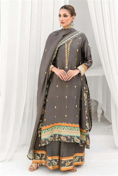 razan elegant luxury pret pakistani designer dress  fine details