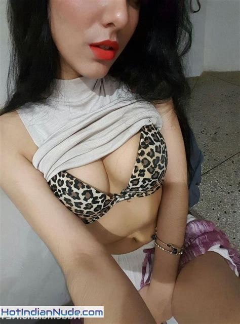 Hottest Sexy NRI Dr Posing Naked Slut Hot Indian Nude