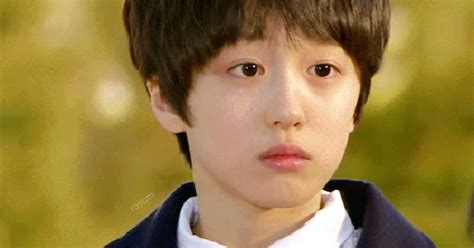 N M Tr C Ti U Song Joong Ki N Y L Sao Nh Si U Hot H N V P Trai Ng Chu N Thi U Gia