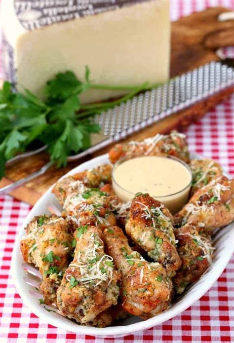 Baked Garlic Parmesan Chicken Wings The Best Garlic Parmesan Wings